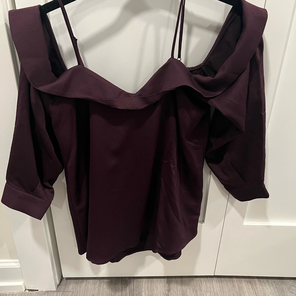 Open shoulder long sleeve strappy top